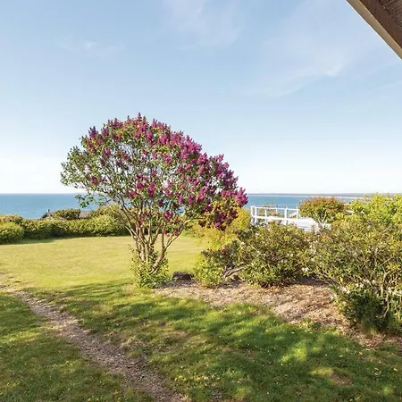 Two-bedroom Holiday In Asnas *