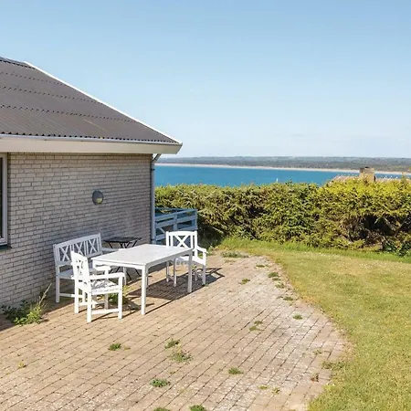 Two-bedroom Holiday In Asnas *